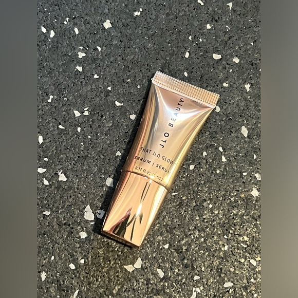 JLO BEAUTY | That JLo Glow™ Brightening & Firming Serum with Niacinamidel - Picture 6 of 8